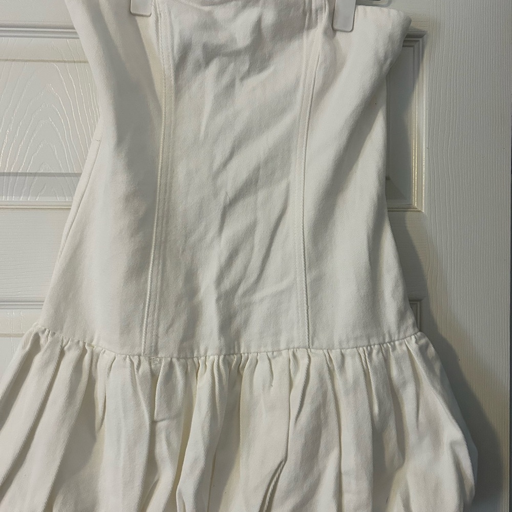 Pretty Little Thing Strapless Bubble Dress Size 6 - Picture 2 of 5